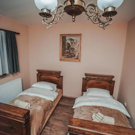 Apartment 1880