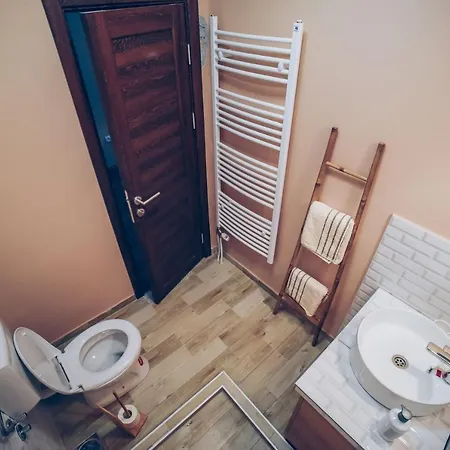 Apartment 1880