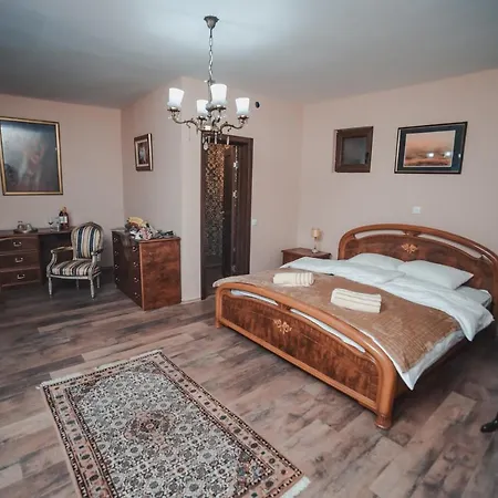 1880 Apartment *