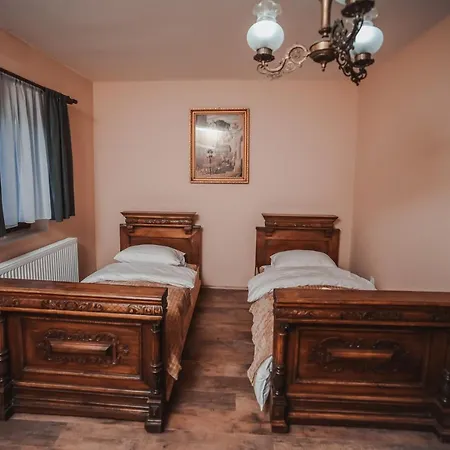 1880 Apartment